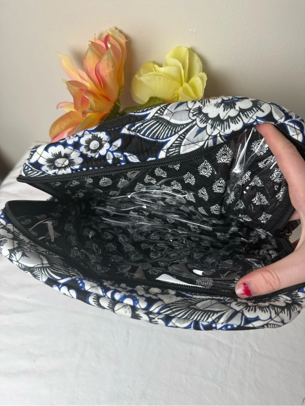 NWT Vera Bradley Snow Lotus Iconic Large Cosmetic Retired Pattern